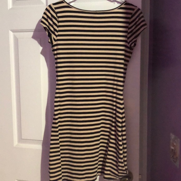 Short Dress with Black Stripes - Picture 2 of 2